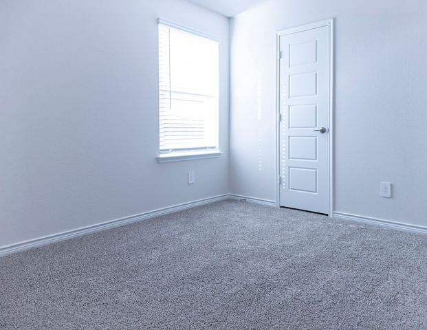 1305 Silent Peak Drive, Princeton, TX 75407