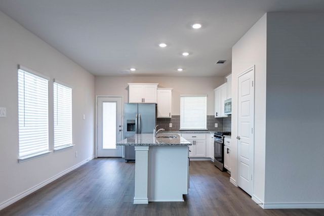 1305 Silent Peak Drive, Princeton, TX 75407