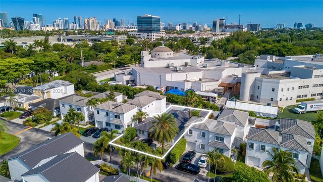 2558 NE 206th Ter, Aventura, FL 33180