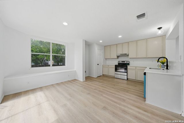 5039 Bending Trail, San Antonio, TX 78247