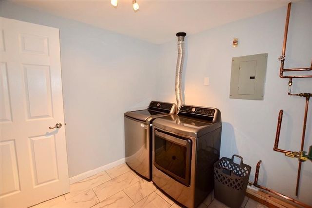 66 Girard Avenue 309, Newport, RI 02840
