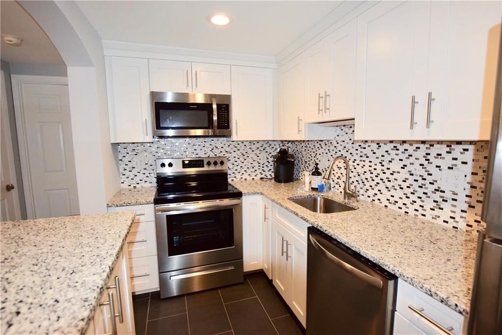 66 Girard Avenue 309, Newport, RI 02840