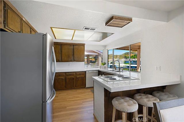 30449 Sea Horse, Canyon Lake, CA 92587