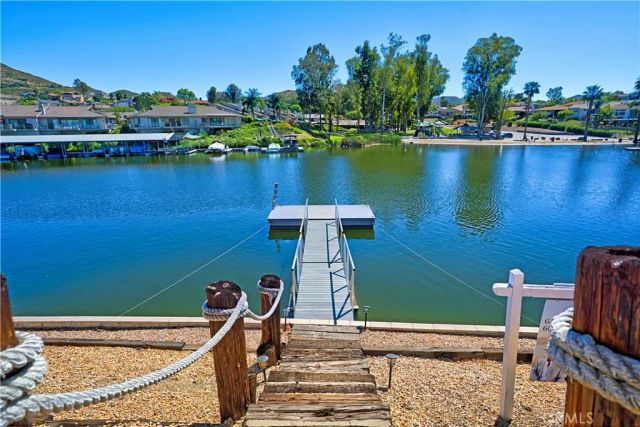 30449 Sea Horse, Canyon Lake, CA 92587