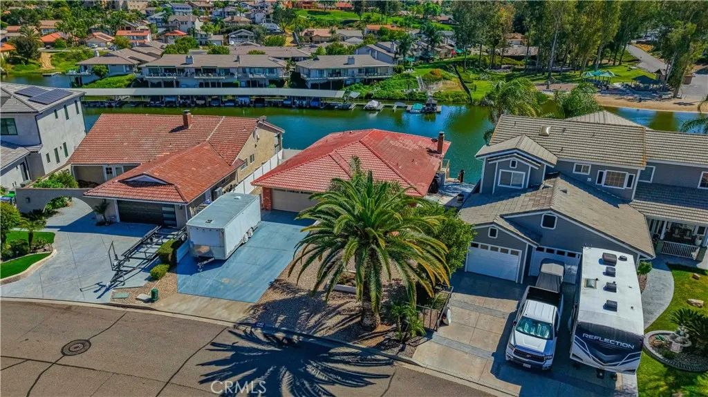 30449 Sea Horse, Canyon Lake, CA 92587