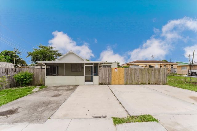 5737 Grant Street, Hollywood, FL 33021