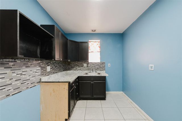 5737 Grant Street, Hollywood, FL 33021