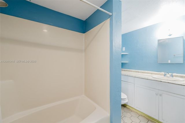 5737 Grant Street, Hollywood, FL 33021