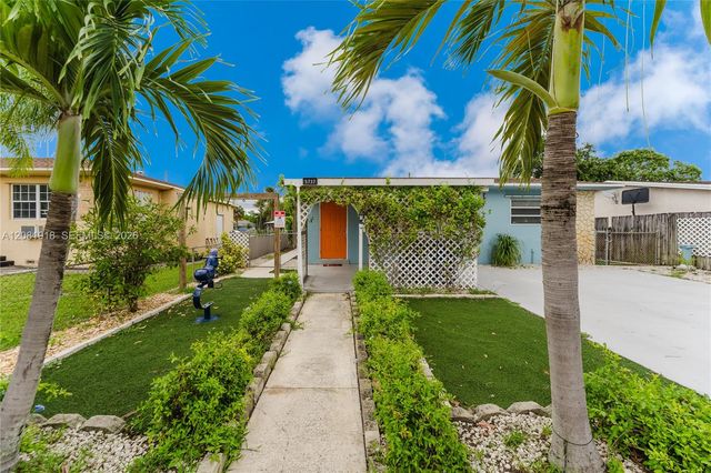 5737 Grant Street, Hollywood, FL 33021