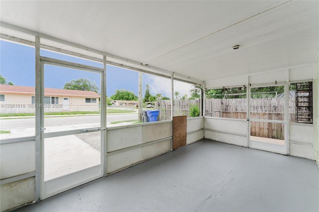 5737 Grant Street, Hollywood, FL 33021