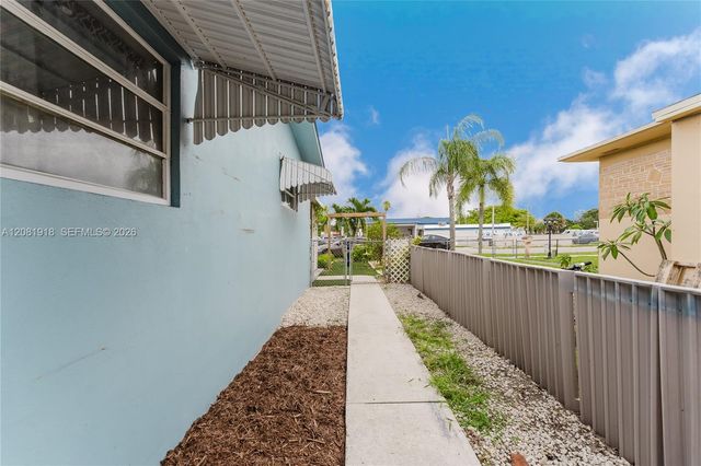 5737 Grant Street, Hollywood, FL 33021