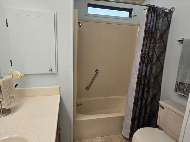 6309 GROVE POINTE DRIVE SE, Winter Haven, FL 33884