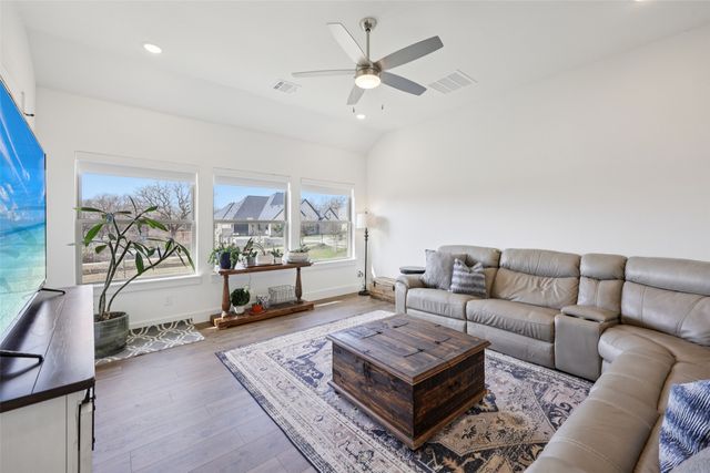 7224 Smith Farm Drive, North Richland Hills, TX 76182