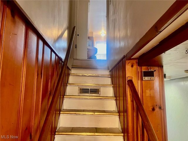 20608 Harvard Avenue, Highland Hills, OH 44122