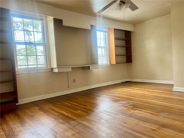 20608 Harvard Avenue, Highland Hills, OH 44122