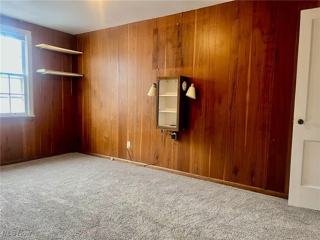 20608 Harvard Avenue, Highland Hills, OH 44122