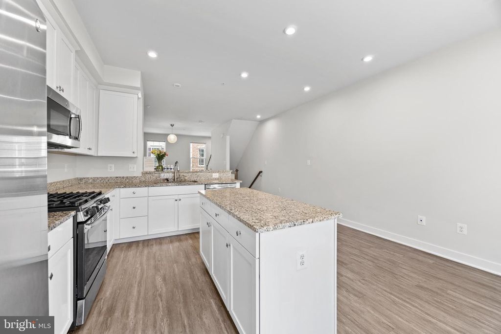 Image 10 of property listing at 8264 MINER ST, Greenbelt, MD 20770
