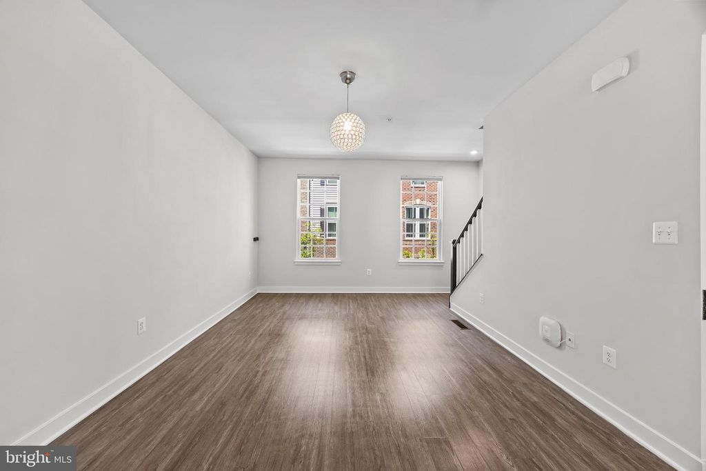 Image 12 of property listing at 8264 MINER ST, Greenbelt, MD 20770