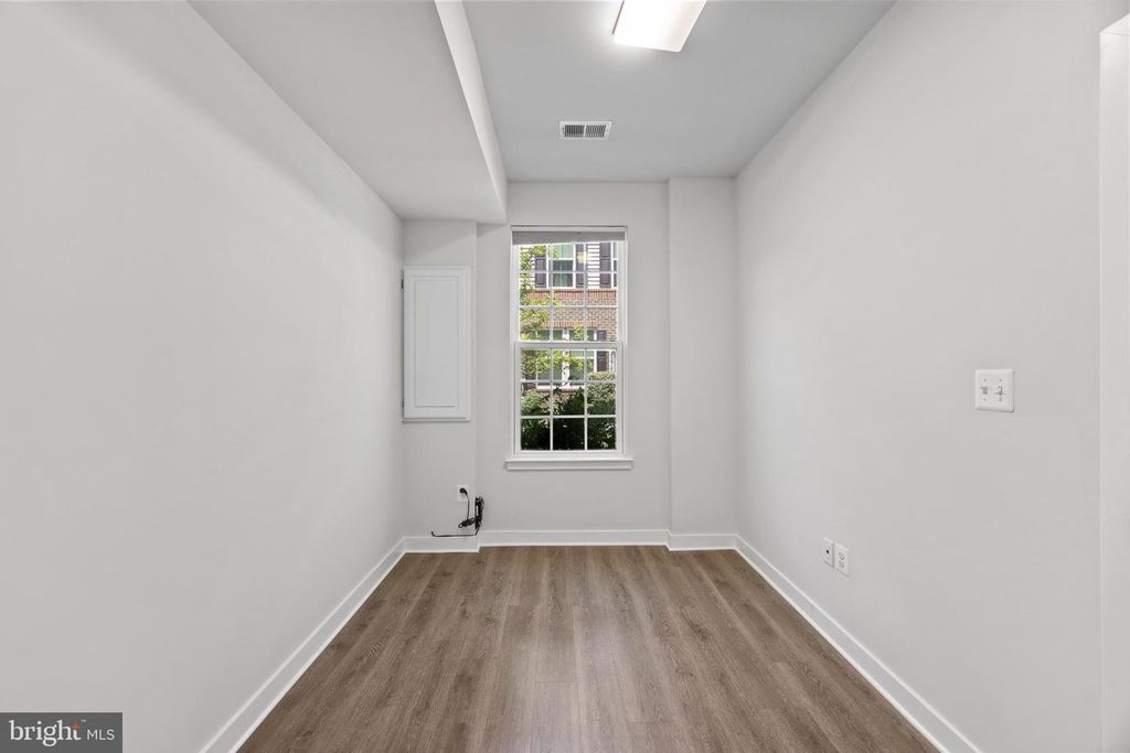Image 16 of property listing at 8264 MINER ST, Greenbelt, MD 20770