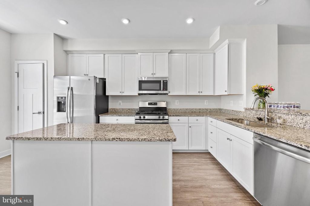 Image 8 of property listing at 8264 MINER ST, Greenbelt, MD 20770