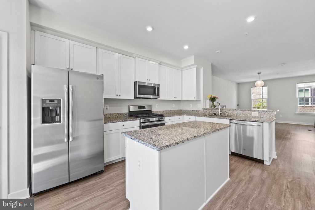 Image 9 of property listing at 8264 MINER ST, Greenbelt, MD 20770