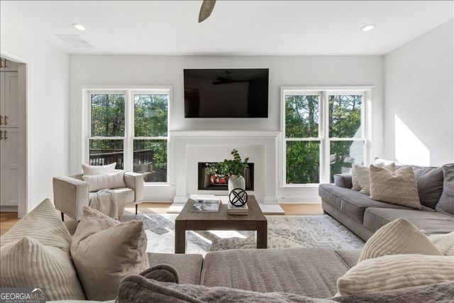 3020 Compass Pointe Walk, Alpharetta, GA 30005