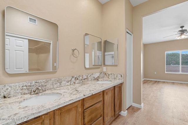 2521 S Pecan Valley Place, Green Valley, AZ 85614