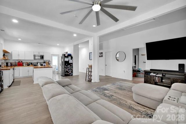 512 S 12th Street, Bessemer City, NC 28016