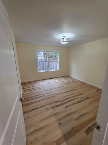 871 Worthington St. 871, Springfield, MA 01105