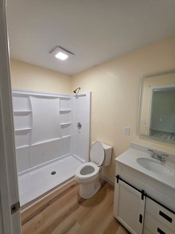 871 Worthington St. 871, Springfield, MA 01105