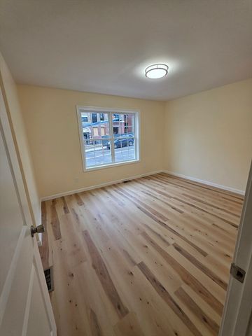 871 Worthington St. 871, Springfield, MA 01105