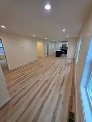 871 Worthington St. 871, Springfield, MA 01105