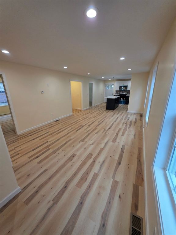 871 Worthington St. 871, Springfield, MA 01105