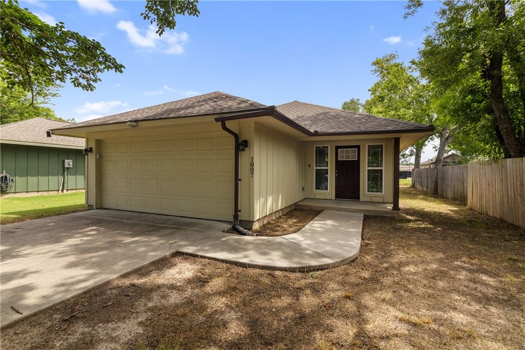1807 Nuches Lane, Bryan, TX 77803 — exterior