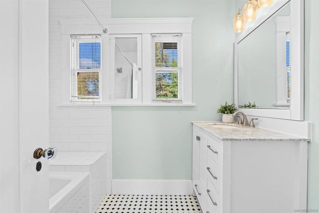 4194 Stephens, San Diego, CA 92103