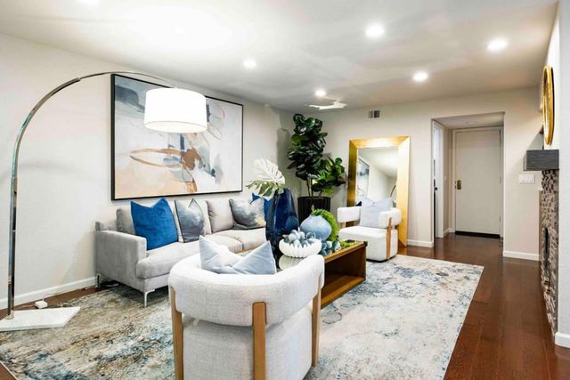 1120 Carlos Privada, Mountain View, CA 94040