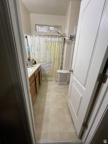 8019 MADISON NAN DR, West Jordan, UT 84088