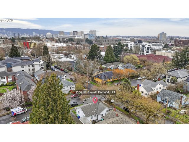 2202 Ne EVERETT St, Portland, OR 97232