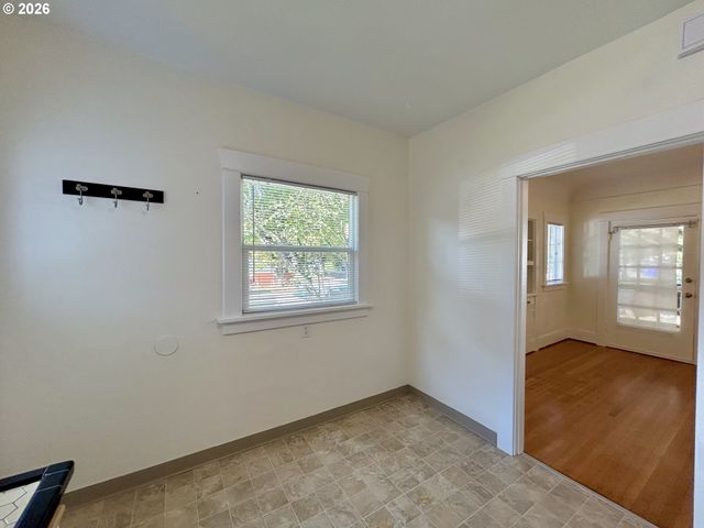 2202 Ne EVERETT St, Portland, OR 97232