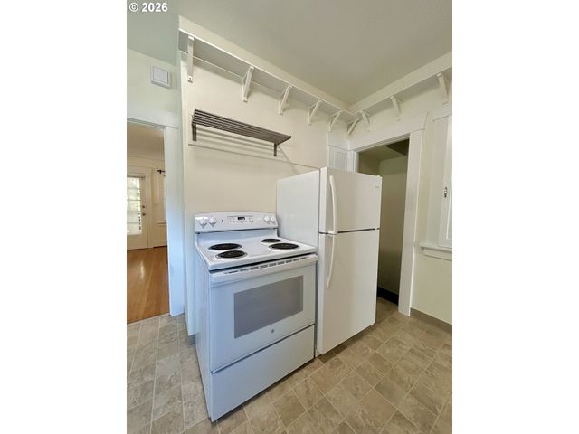 2202 Ne EVERETT St, Portland, OR 97232