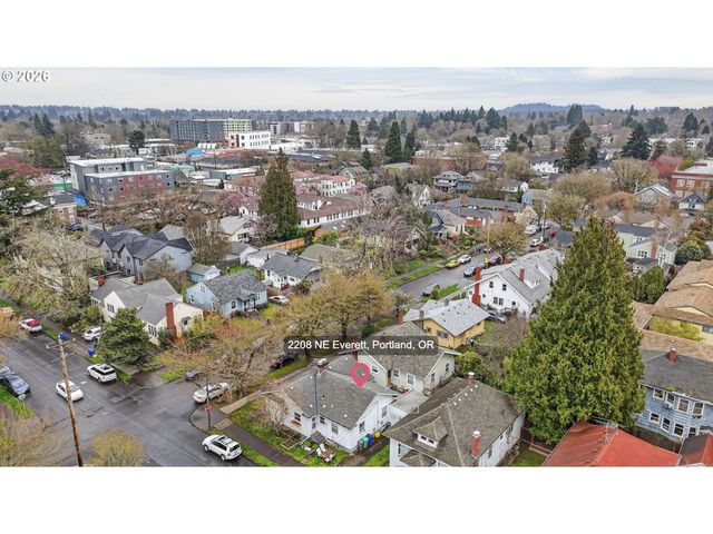 2202 Ne EVERETT St, Portland, OR 97232