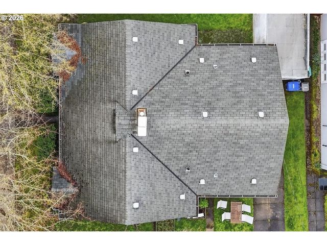 2202 Ne EVERETT St, Portland, OR 97232