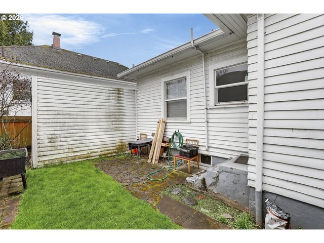 2202 Ne EVERETT St, Portland, OR 97232