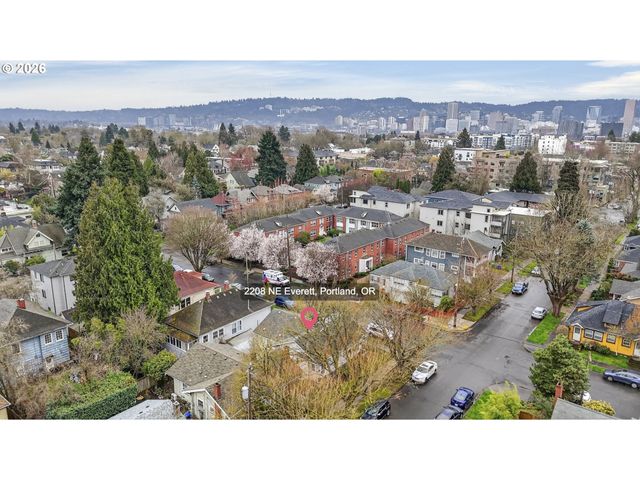 2202 Ne EVERETT St, Portland, OR 97232
