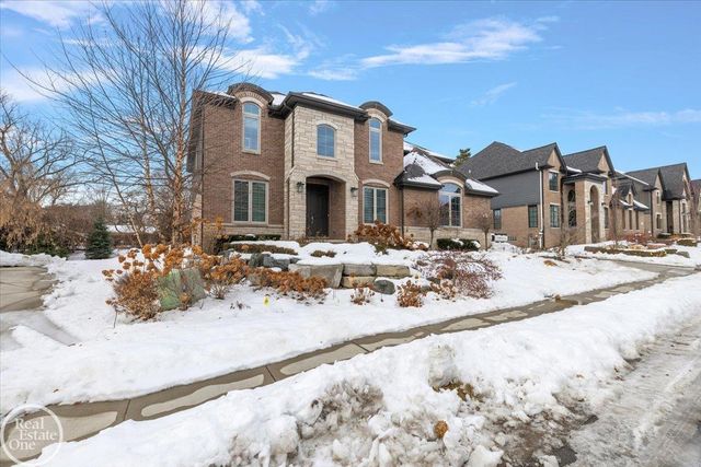 4919 Park Manor Drive, Troy, MI 48098