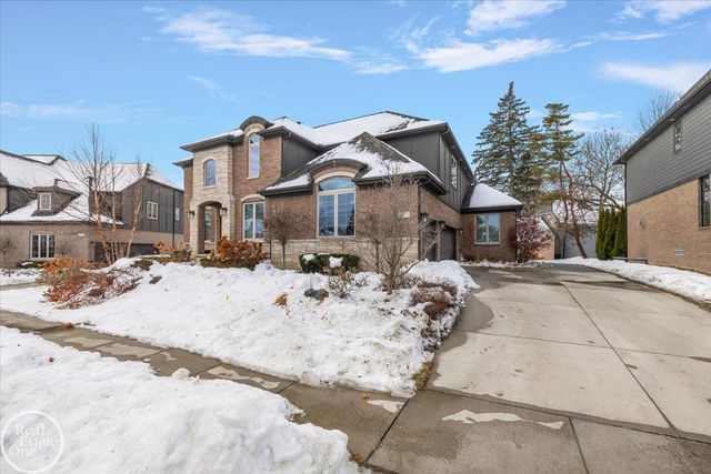 4919 Park Manor Drive, Troy, MI 48098