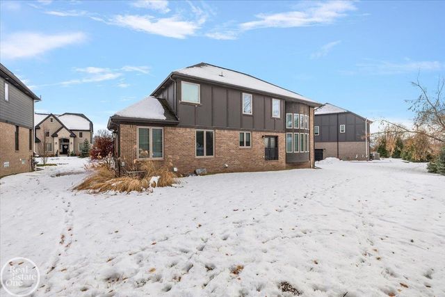 4919 Park Manor Drive, Troy, MI 48098