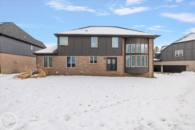 4919 Park Manor Drive, Troy, MI 48098