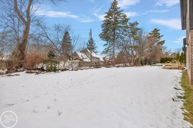 4919 Park Manor Drive, Troy, MI 48098