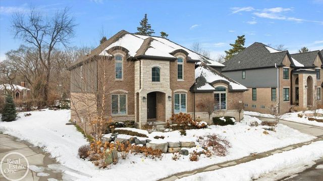 4919 Park Manor Drive, Troy, MI 48098